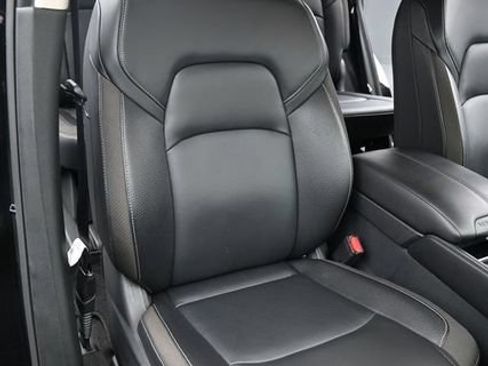 Used 2025 Nissan Pathfinder SL AWD/4WD image 18