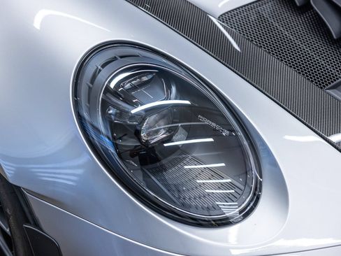 Certified 2025 Porsche 911 GT3 RS RWD image 11