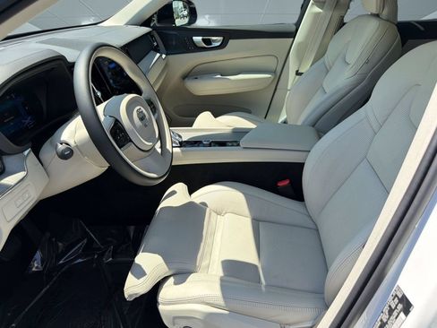 Certified 2024 Volvo XC60 T8 Ultimate w/ Protection Package Premier AWD/4WD image 5