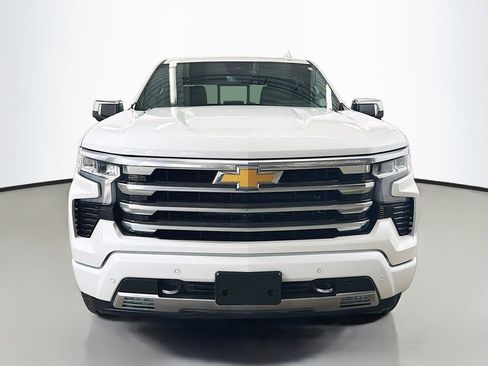 Used 2023 Chevrolet Silverado 1500 High Country w/ High Country Premium Package AWD/4WD image 2
