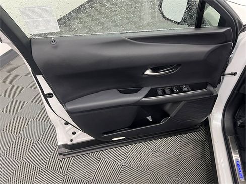 Certified 2024 Lexus UX 250h FWD image 40