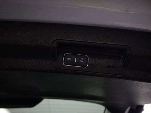 Used 2025 Ford Explorer Active w/ Active Comfort Package RWD image 36