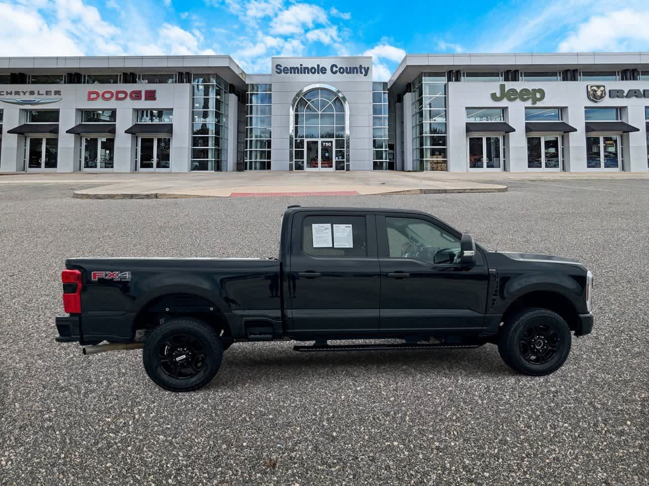 Used 2024 Ford F250 XL w/ STX Appearance Package AWD/4WD image 9