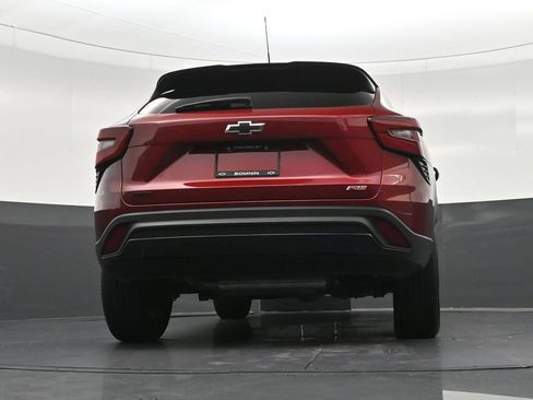 Used 2025 Chevrolet Trax RS FWD image 26