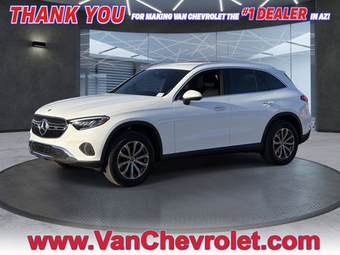 Used 2025 Mercedes-Benz GLC 300 image 1