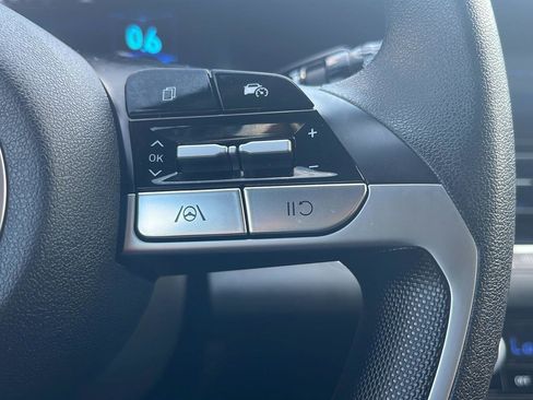 Used 2024 Hyundai Elantra SEL FWD image 27