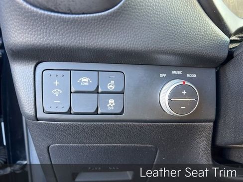 Used 2016 Kia Soul ! w/ Premium Package image 10