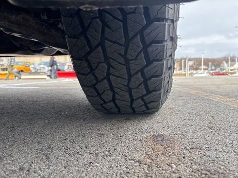 Used 2019 Toyota Tacoma SR image 10