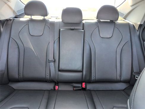 Used 2022 Hyundai Elantra Limited w/ Cargo Package image 27