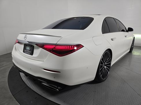 Used 2023 Mercedes-Benz S 500 4MATIC image 2