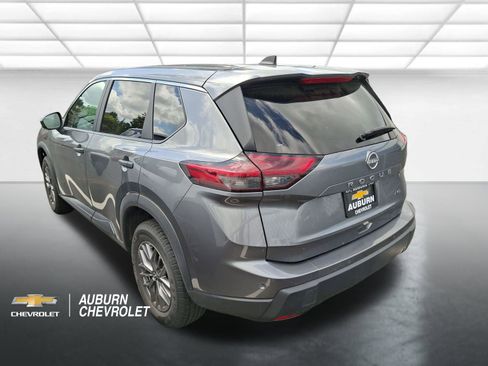 Used 2024 Nissan Rogue S AWD/4WD image 5