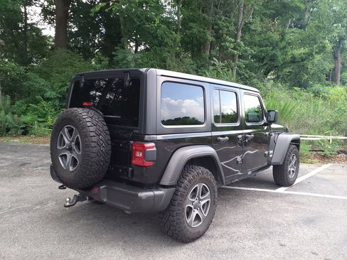 Used 2018 Jeep Wrangler Unlimited Sport S AWD/4WD image 7