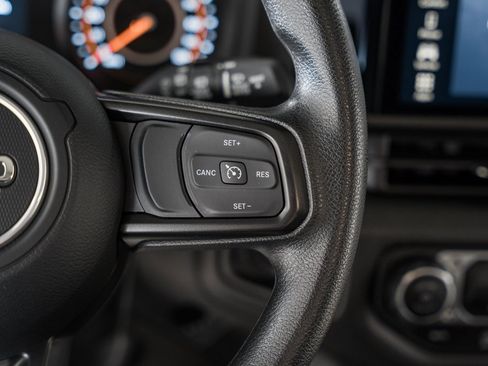 Used 2024 Jeep Wrangler Sport image 33