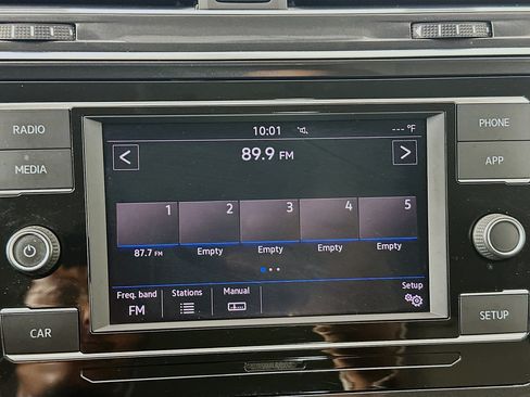 Used 2018 Volkswagen Tiguan S FWD image 19