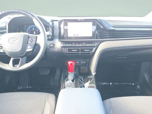 Used 2025 Toyota Camry LE FWD image 11