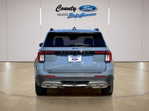 New 2025 Ford Explorer Active w/ Active Comfort Package image 11
