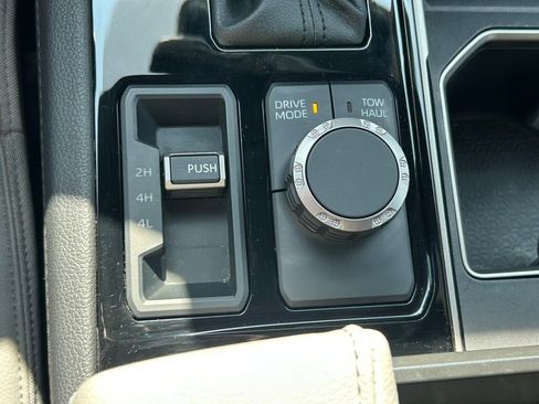 Certified 2025 Toyota Tundra Limited AWD/4WD image 32
