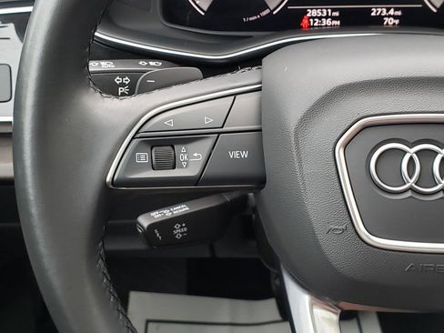 Used 2022 Audi Q8 Premium image 27