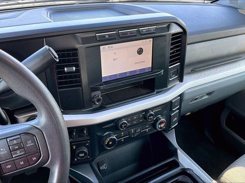 Used 2023 Ford F250 XLT w/ FX4 Off-Road Package image 9