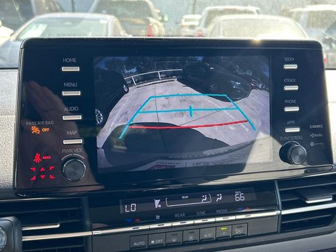 Used 2022 Toyota Sienna LE image 35