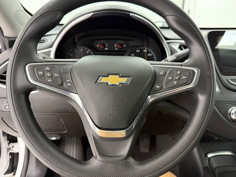 Used 2025 Chevrolet Malibu LT FWD image 9