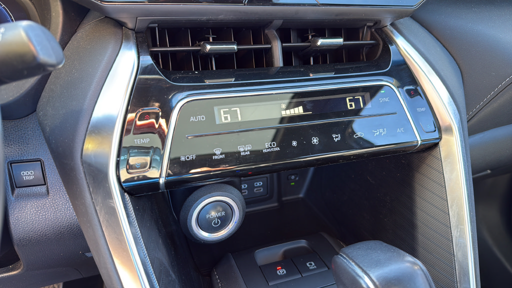 Used 2023 Toyota Venza Limited AWD/4WD image 32