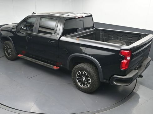 Used 2025 Chevrolet Silverado 1500 ZR2 w/ Technology Package AWD/4WD image 41