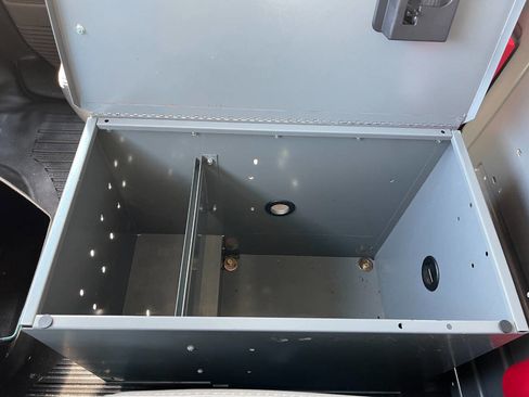 Used 2015 Chevrolet Express 2500 image 14