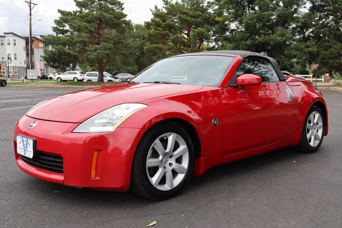 Used 2004 Nissan 350Z Enthusiast RWD image 11