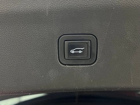 Certified 2018 Buick Enclave Avenir w/ Avenir Technology Package AWD/4WD image 51