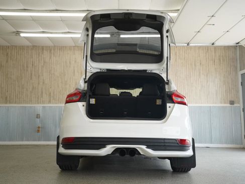 Used 2017 Ford Focus ST FWD image 39