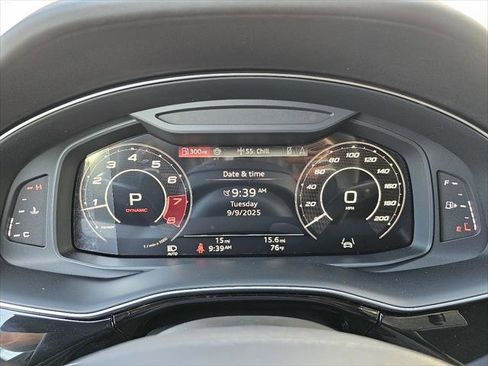 New 2025 Audi RS Q8 performance image 12