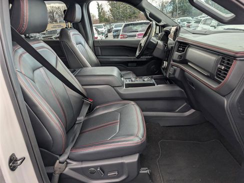 Used 2023 Ford Expedition Limited image 10