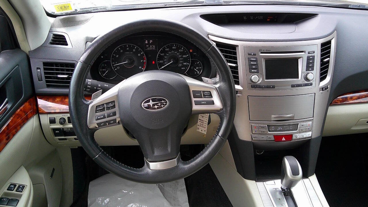 Used 2012 Subaru Outback 2.5i Limited w/ Moonroof Pkg AWD/4WD image 15