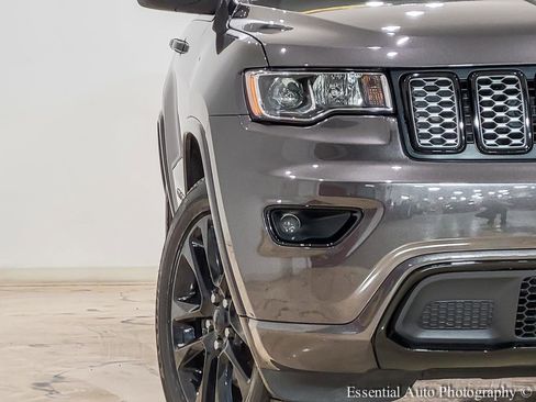 Used 2021 Jeep Grand Cherokee Laredo X AWD/4WD image 6
