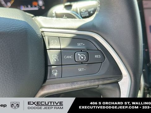 Used 2022 Jeep Grand Cherokee L Limited AWD/4WD image 14