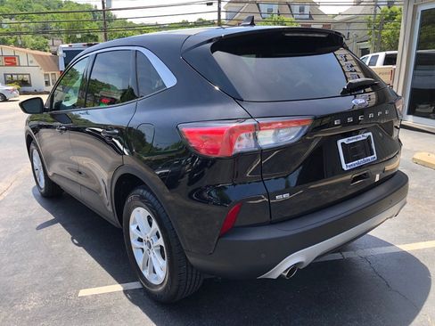 Used 2021 Ford Escape SE FWD image 4