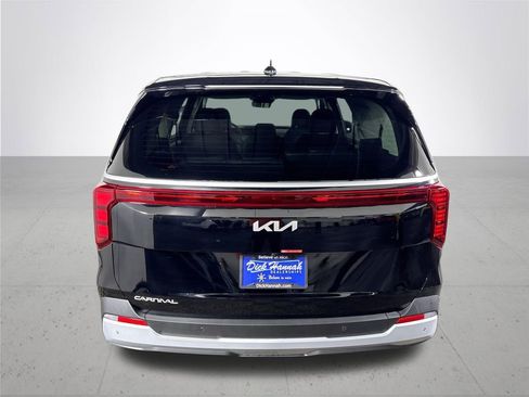 New 2026 Kia Carnival image 7