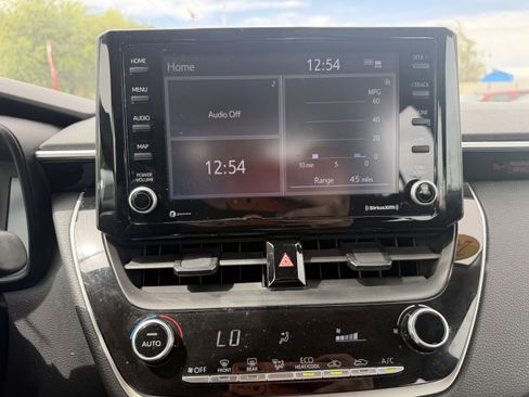Used 2022 Toyota Corolla LE FWD image 14