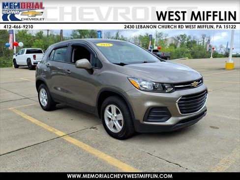 Used 2021 Chevrolet Trax LS AWD/4WD image 1