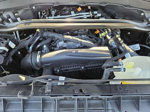 Used 2025 Ford Explorer ST-Line RWD image 30