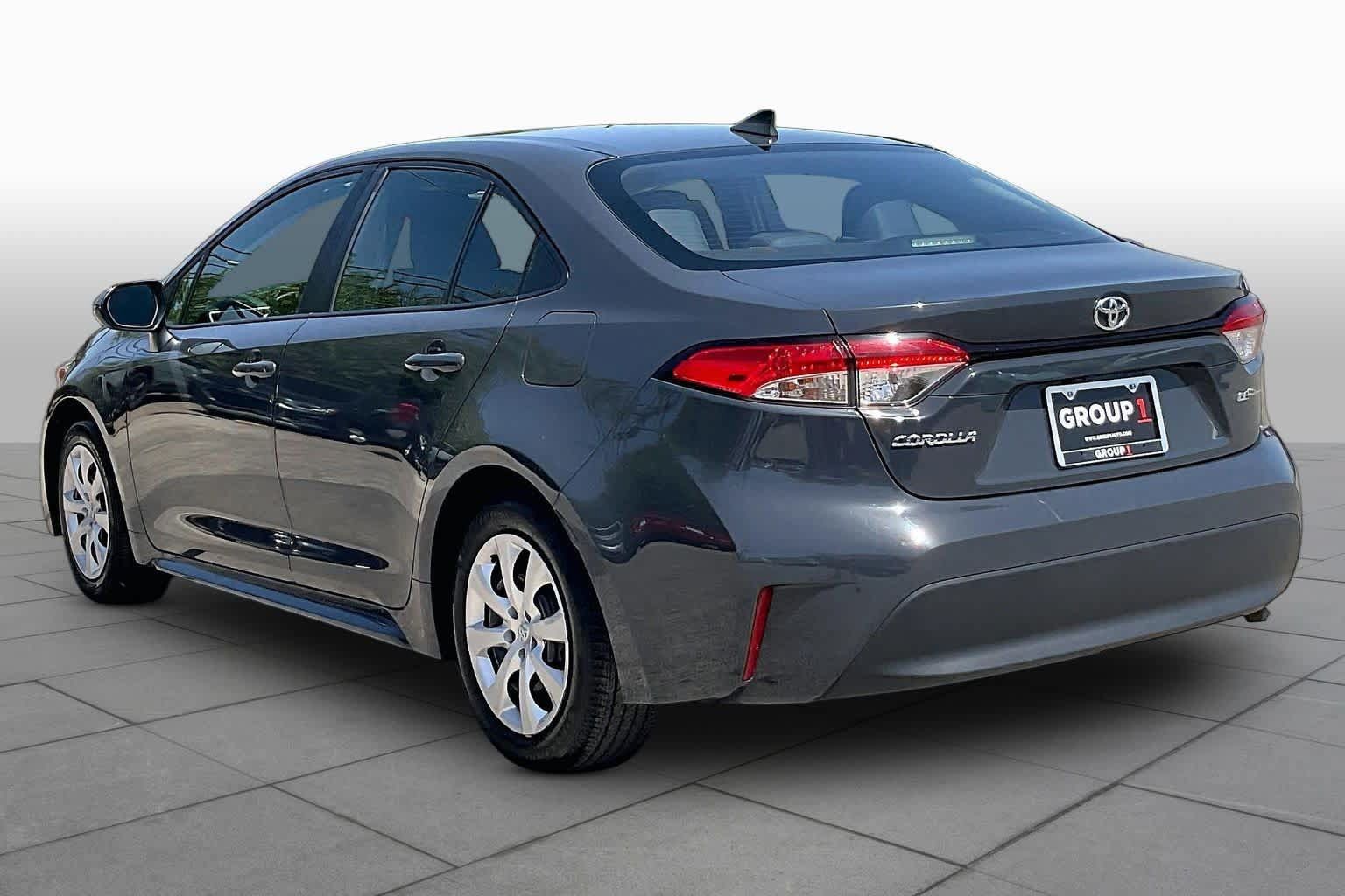 Used 2025 Toyota Corolla LE FWD image 12