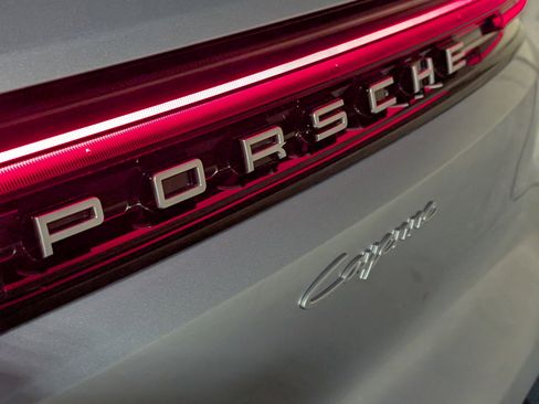 Used 2025 Porsche Cayenne image 14