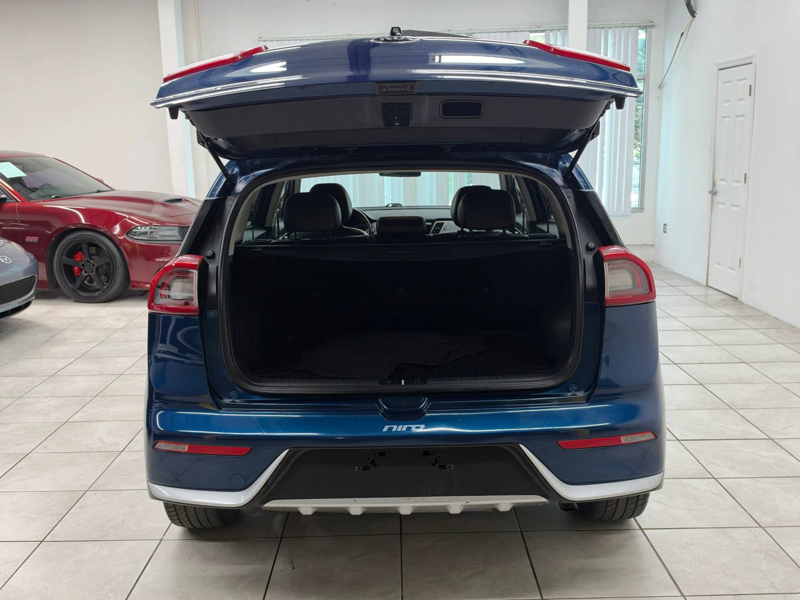 Used 2017 Kia Niro Touring FWD image 19