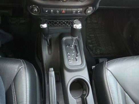 Used 2016 Jeep Wrangler Rubicon AWD/4WD image 10