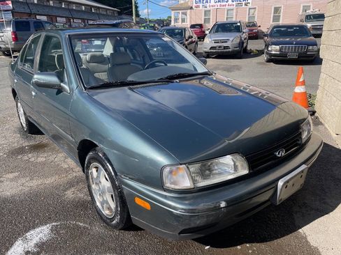 Used 1993 INFINITI G20 FWD image 3