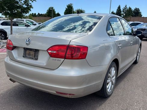 Used 2013 Volkswagen Jetta SE FWD image 6