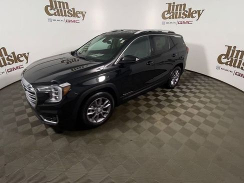 Used 2023 GMC Terrain SLT image 4