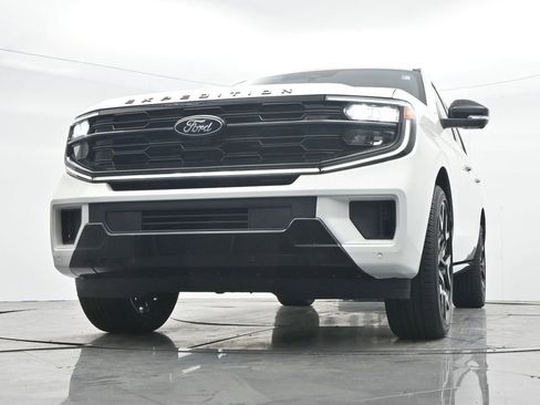 New 2026 Ford Expedition Platinum w/ Stealth Performance Package image 38