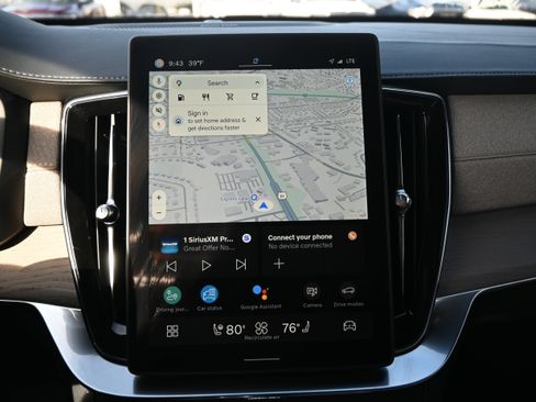 Used 2025 Volvo XC90 B6 Plus image 34